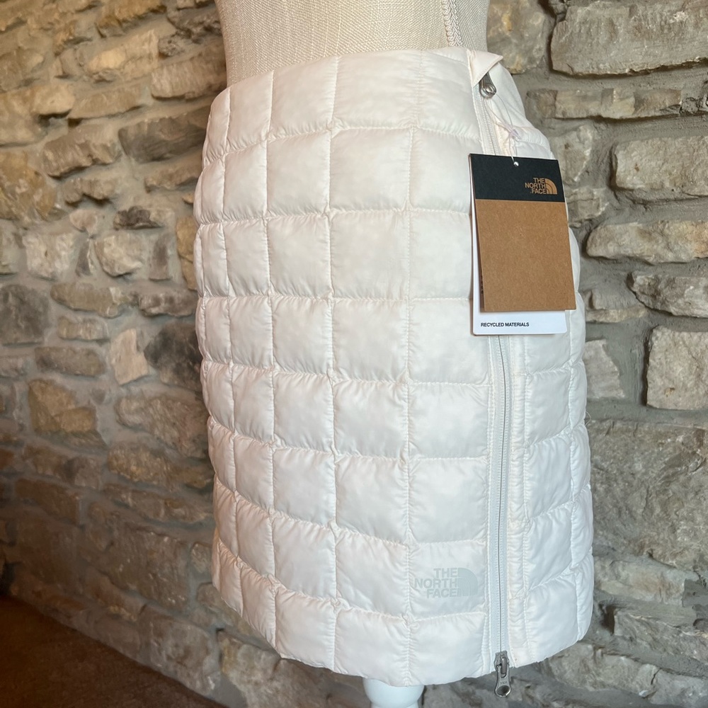 NWT NORTH FACE PUFFER SKIRT
